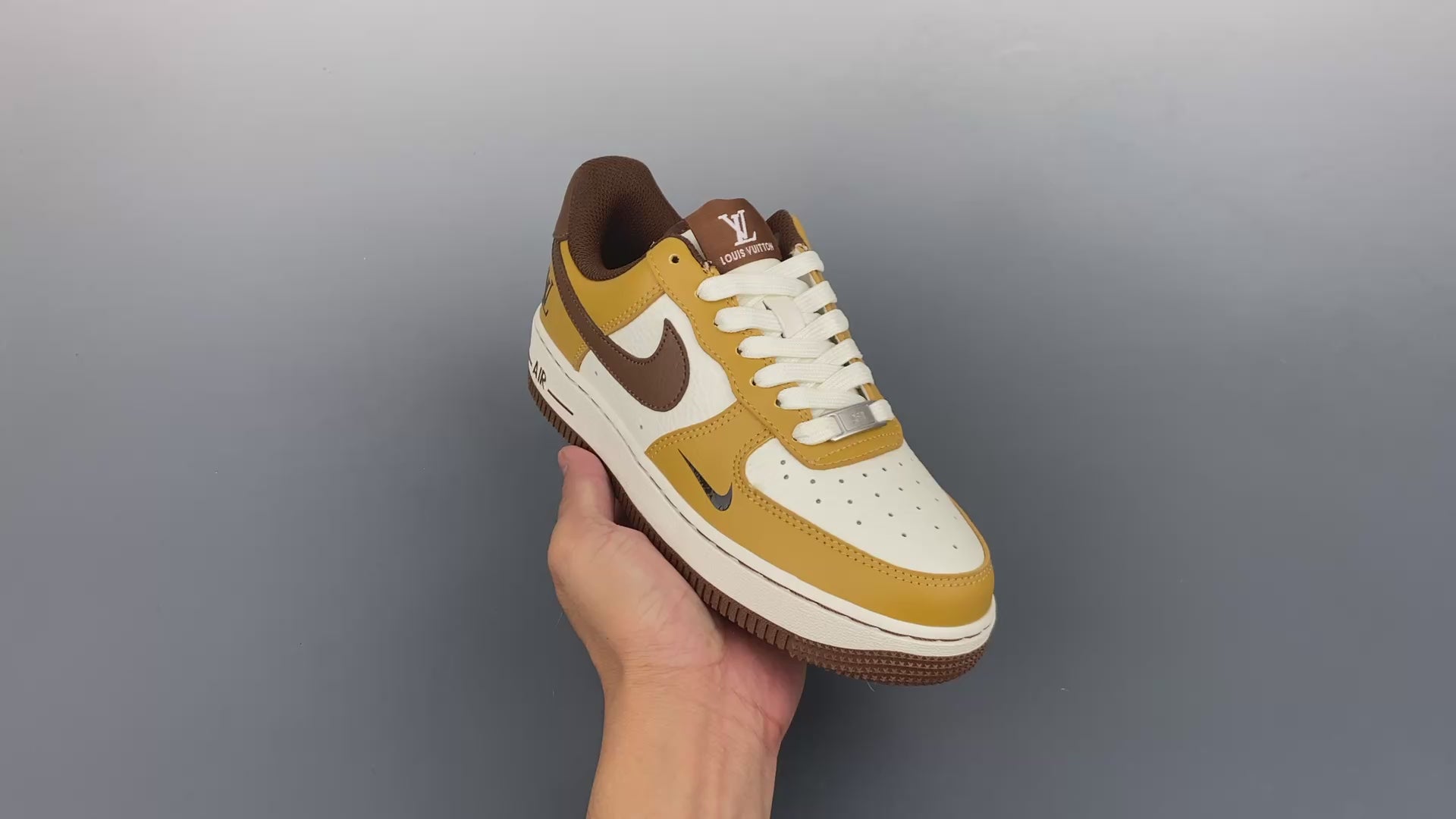 Nike Air Force 1