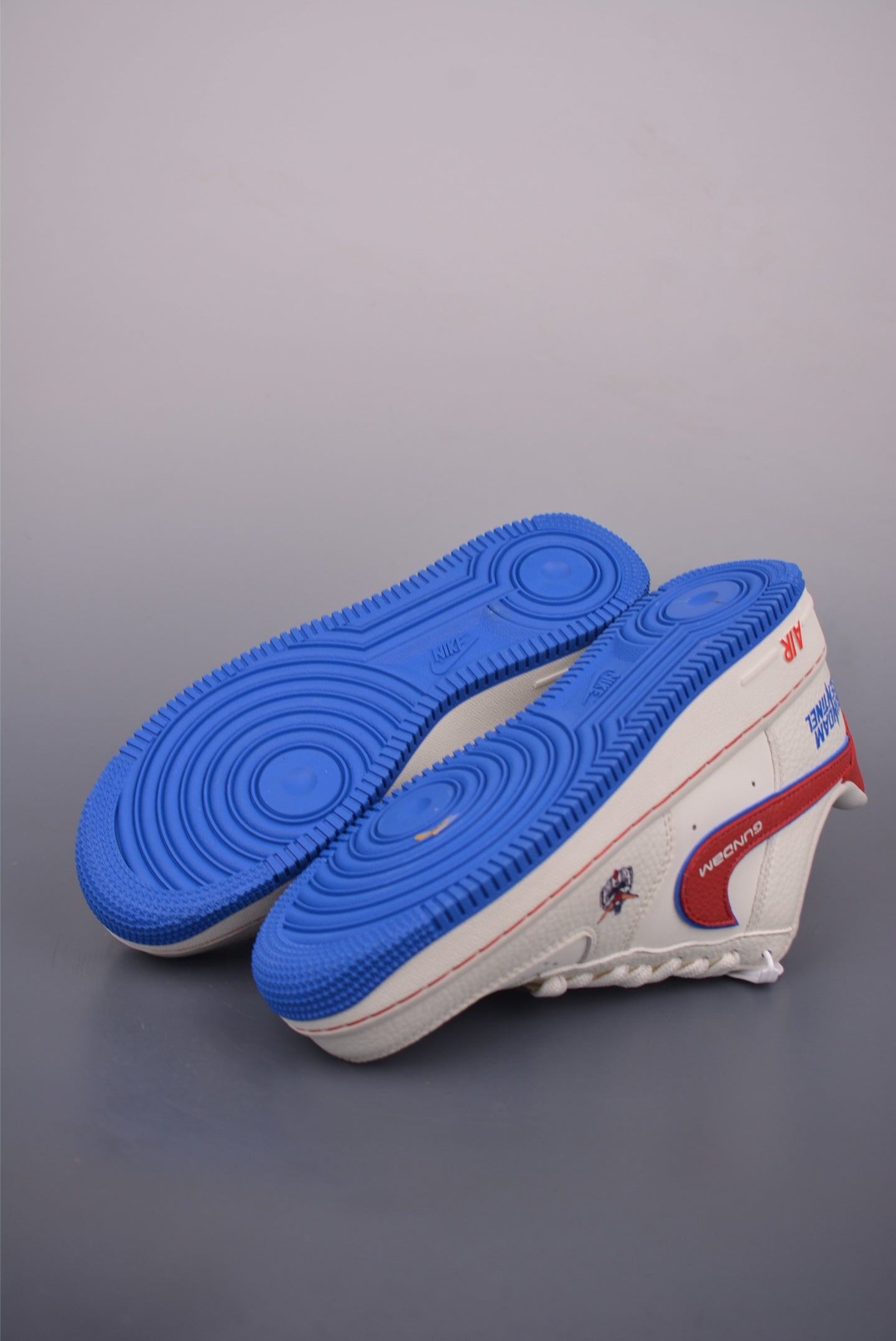 Primer plano de la suela de las Nike Air Force 1, mostrando el diseño original y el sistema de air cushion.